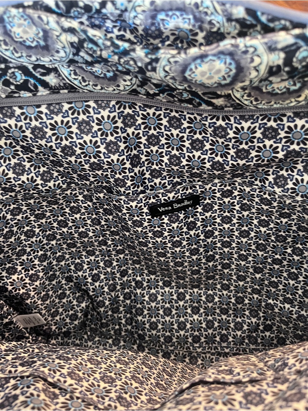 **Vera Bradley Vera Tote Charcoal Medallion Retired Quilted Large Shoulder Bag** - Picture 3 of 5